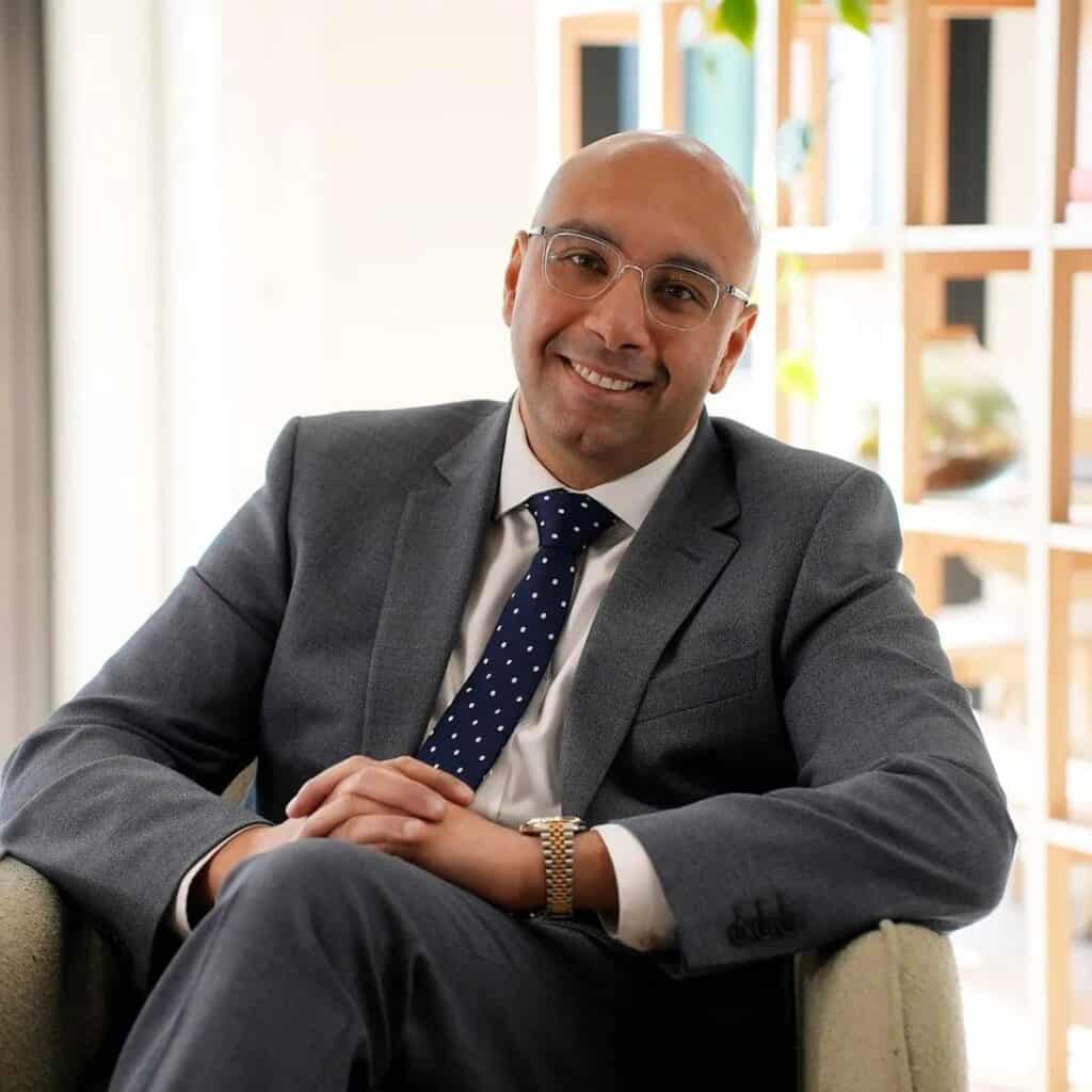 Dr Aziz Elgindi Dr Aziz Elgindi of Harley Street Hair Transplant Clinics